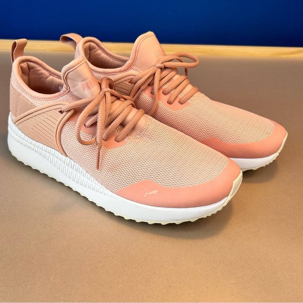 Puma Pacer Cage Pink White Athletic Running Shoes  Women’s Size 10 Worn Once
